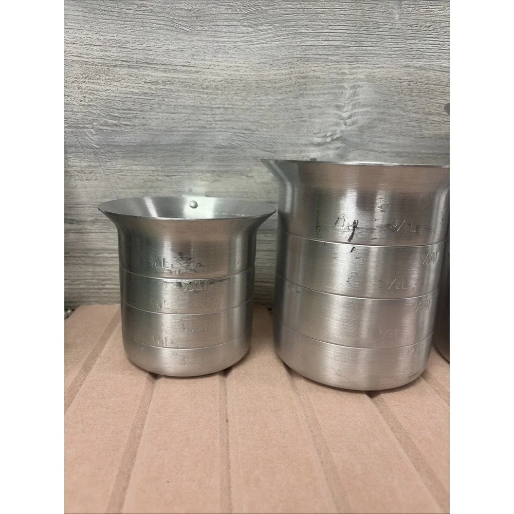 Winco Aluminum Commercial Measuring Cups 2, 1, And 1/2 Quart (C3)